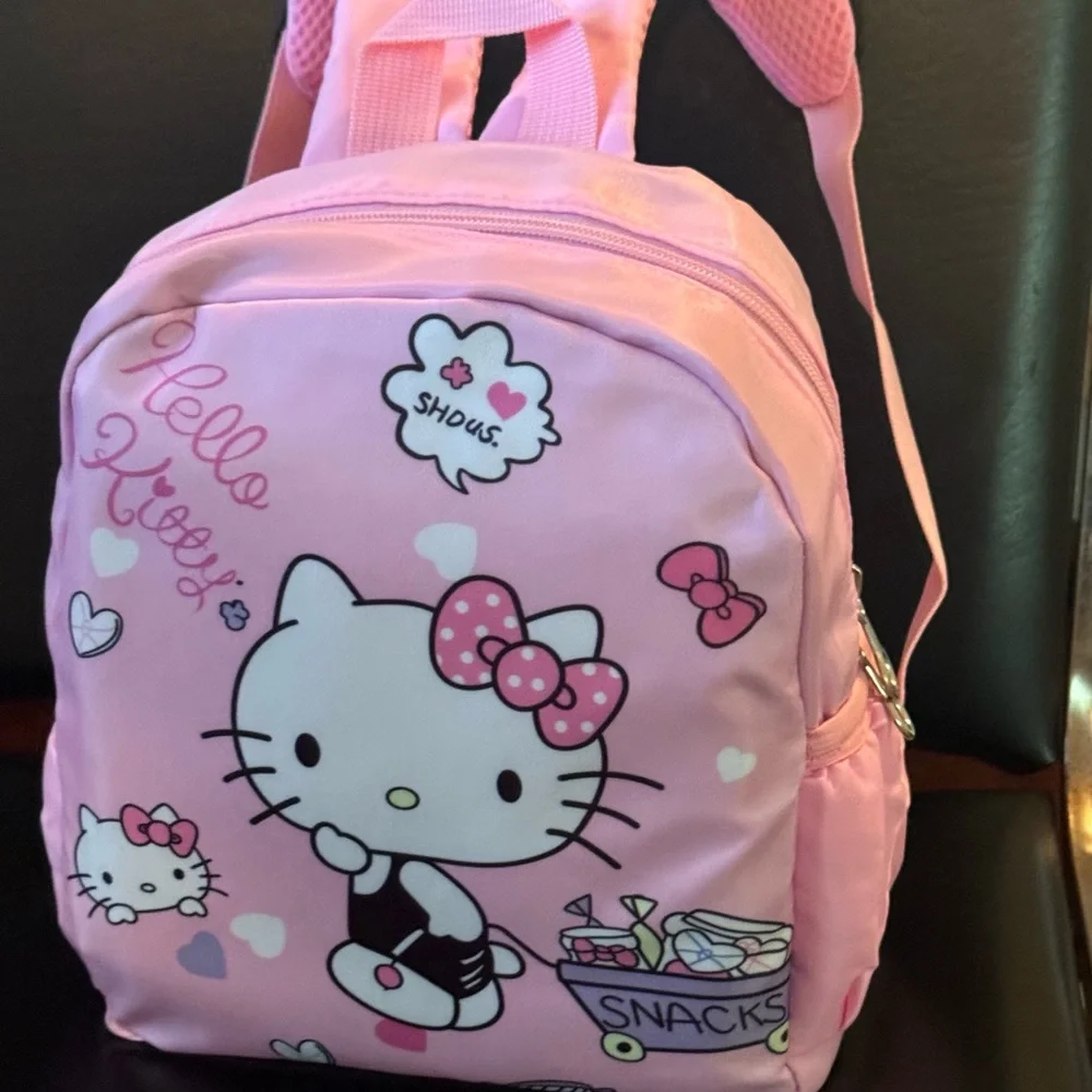 Hello Kitty Backpack - Picture 2 of 13